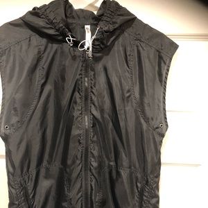 Sleeveless Black Windbreaker